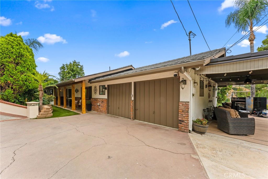 1916 Tumin Road Property Photo 6