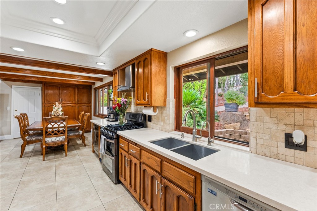 1916 Tumin Road Property Photo 14