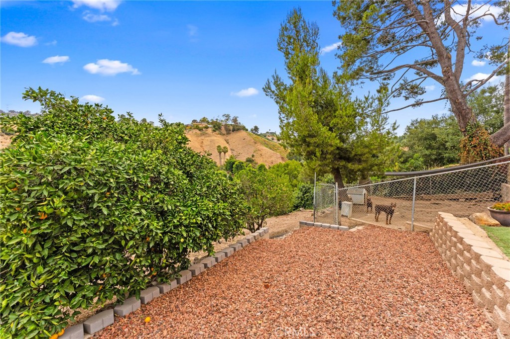1916 Tumin Road Property Photo 63