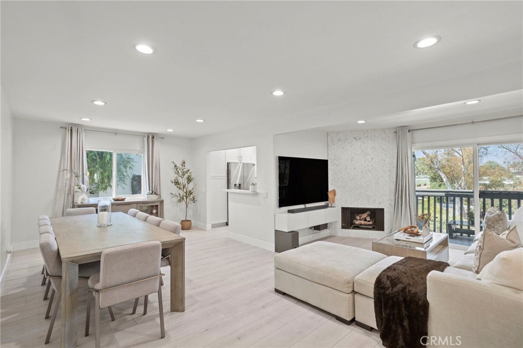 1854 Rainbow Terrace Property Photo 2