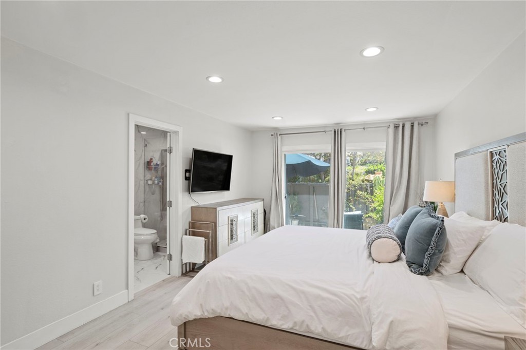 1854 Rainbow Terrace Property Photo 7