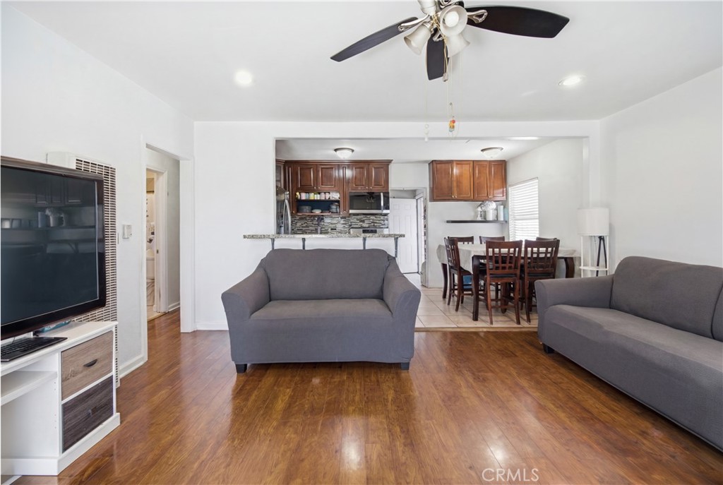 512 S Willowbrook Avenue Property Photo 13