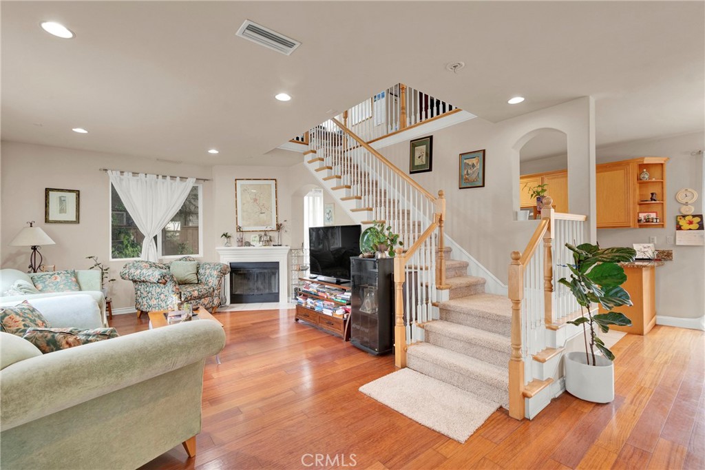 8306 Telegraph Property Photo 9