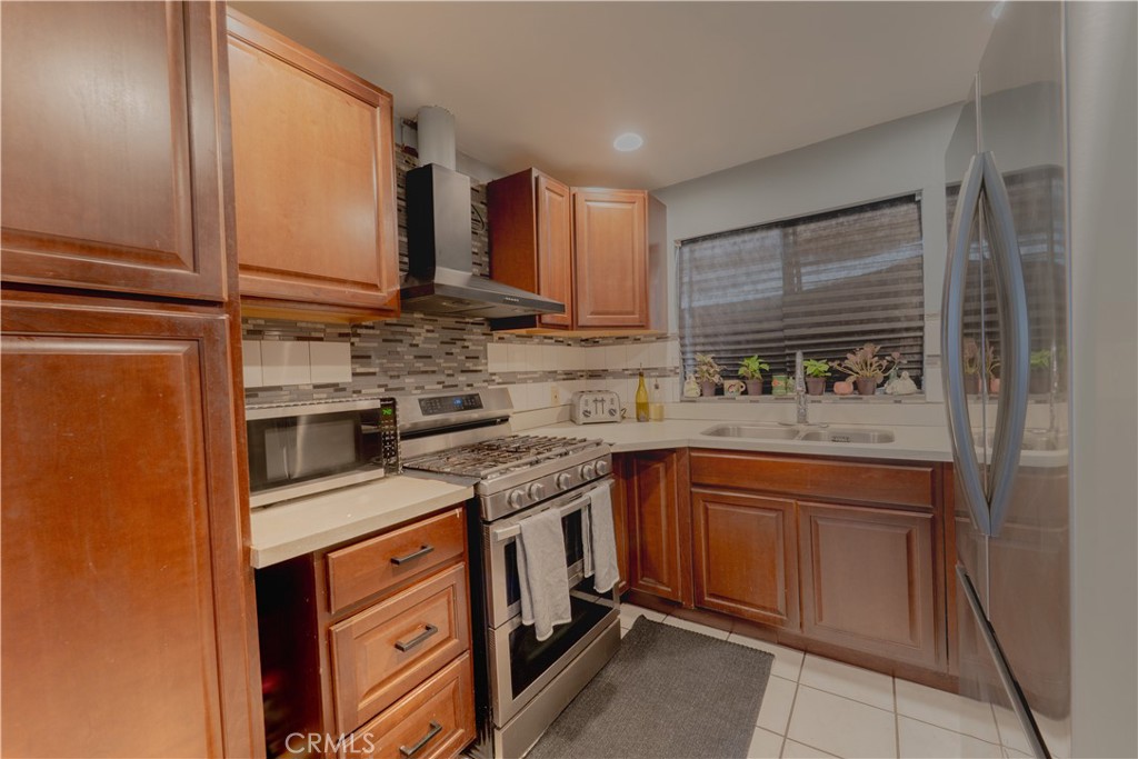 201 N Harris Property Photo 6