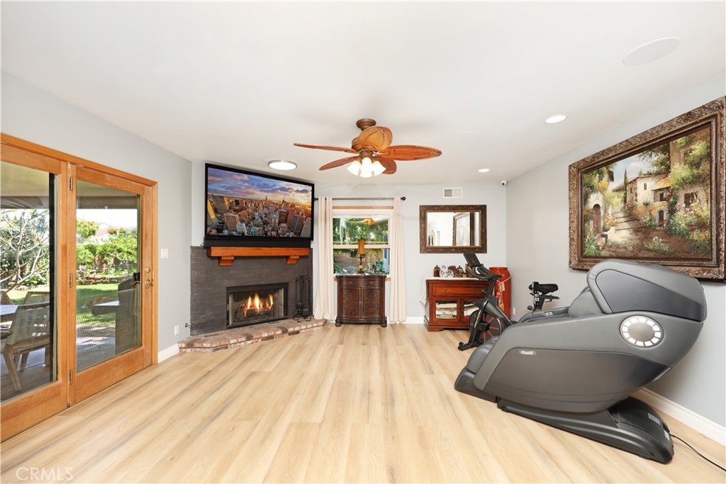 10244 Woodruff Avenue Property Photo 10