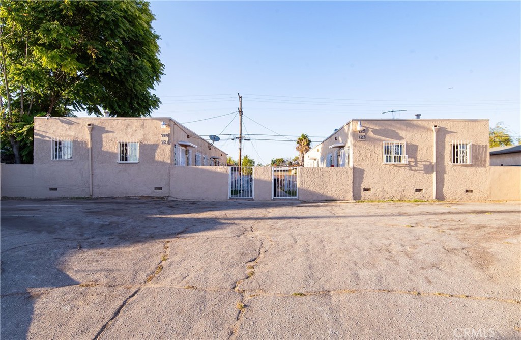 719 E Imperial Highway Property Photo 1