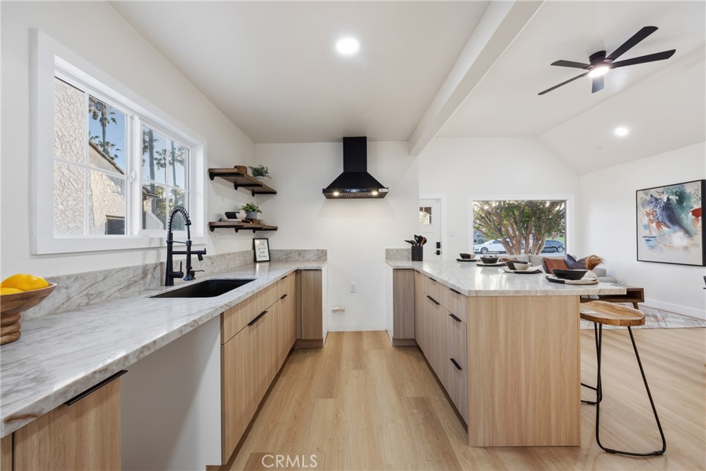 5612 S Rimpau Property Photo 1