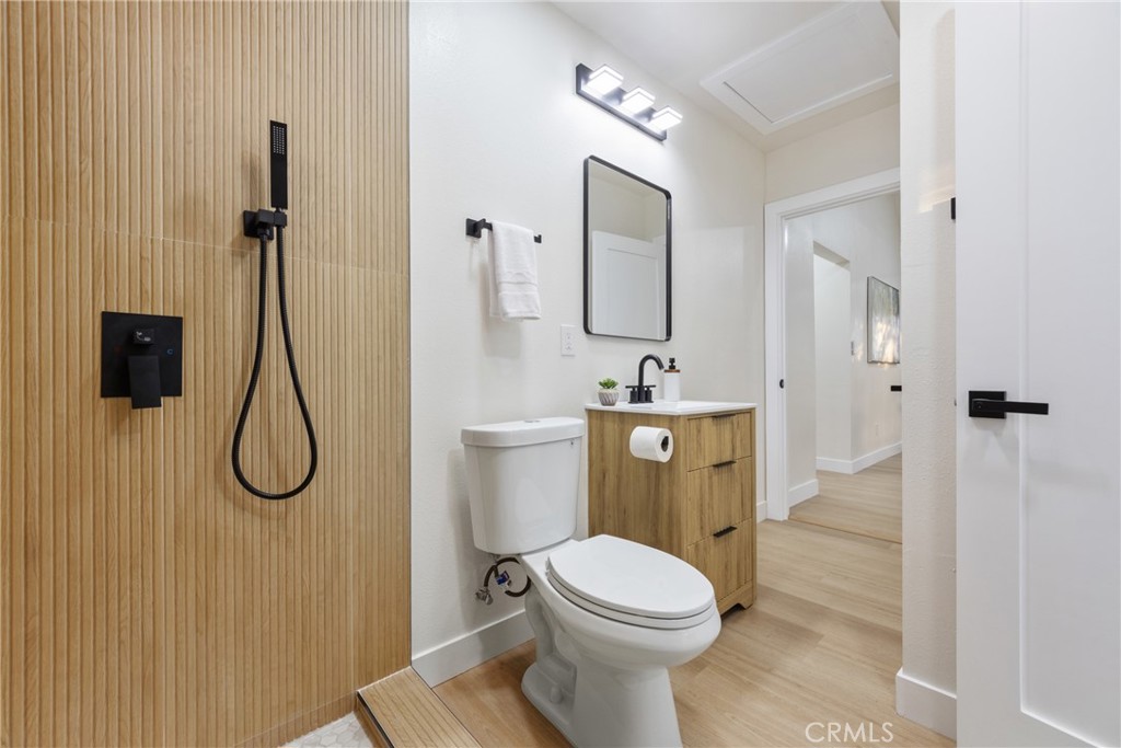 5612 S Rimpau Property Photo 10