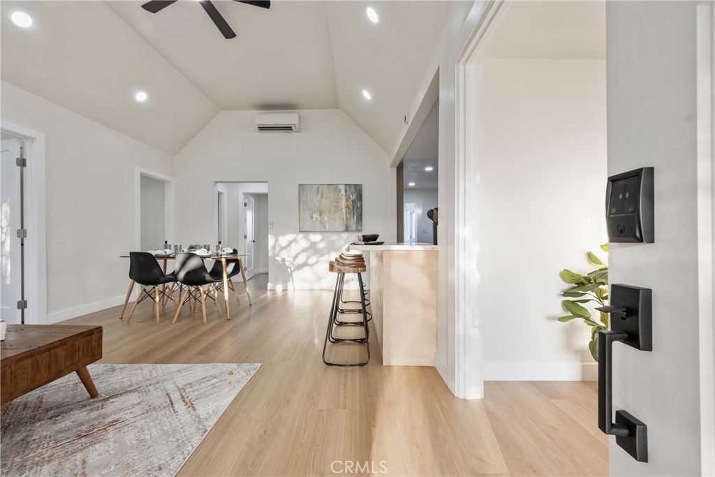 5612 S Rimpau Property Photo 16