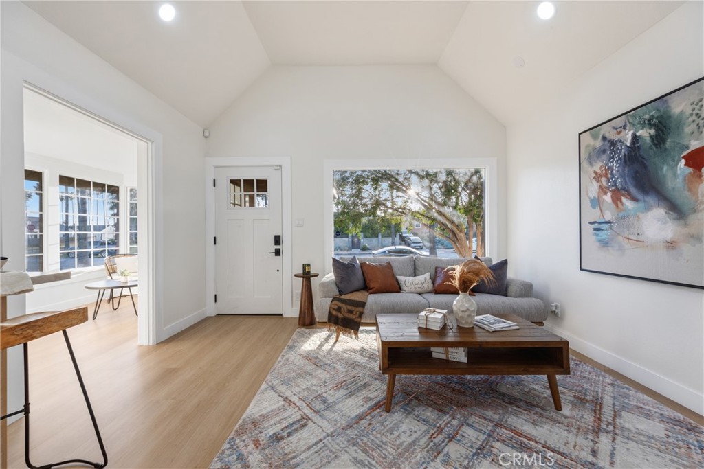 5612 S Rimpau Property Photo 17