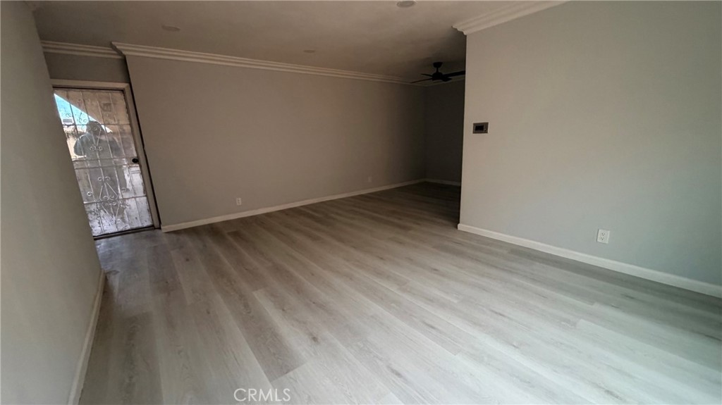 110 E Hillcrest Property Photo 6