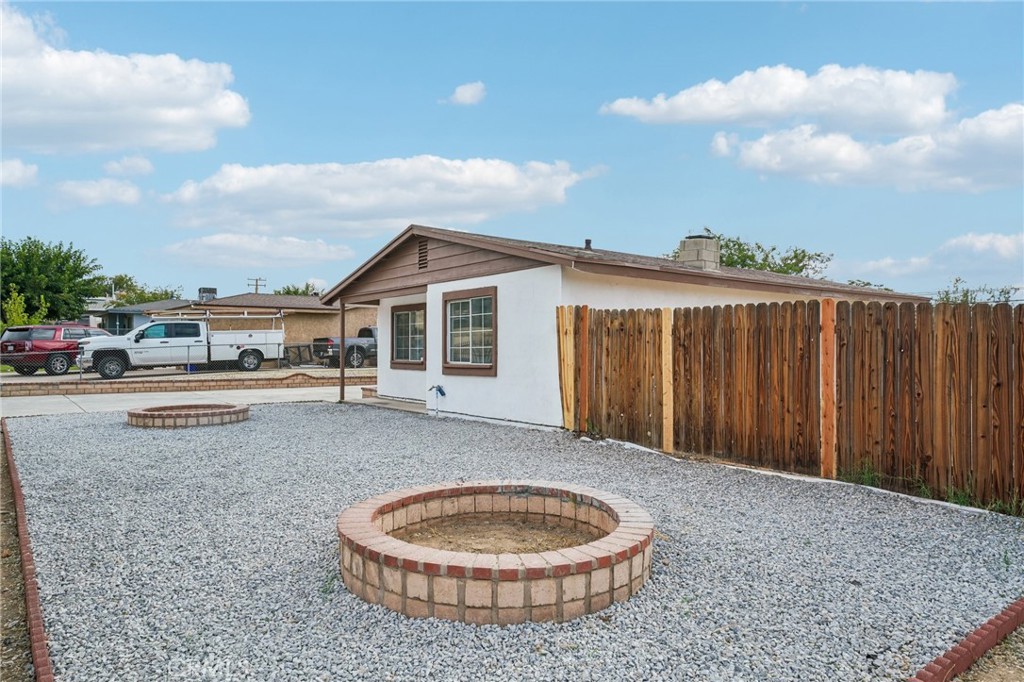 15535 Fresno Property Photo 6