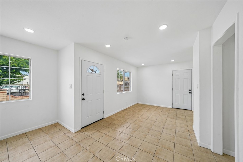 15535 Fresno Property Photo 11