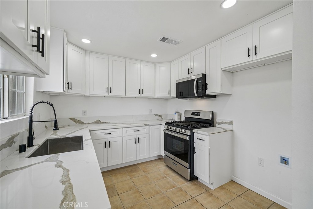 15535 Fresno Property Photo 16