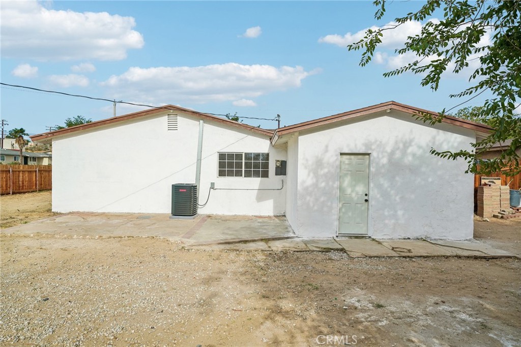 15535 Fresno Property Photo 32