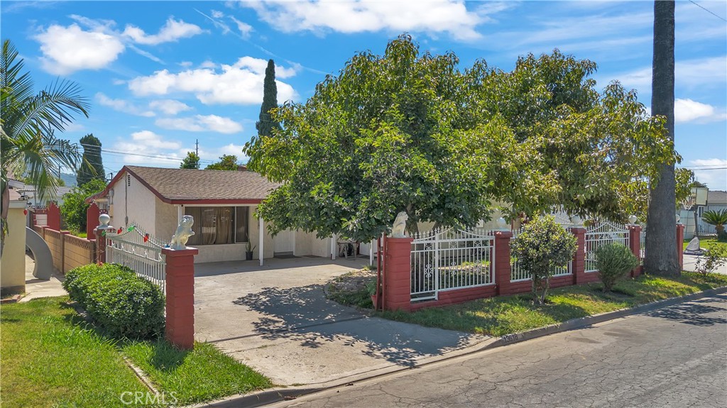 13618 Las Vecinas Dr Property Photo