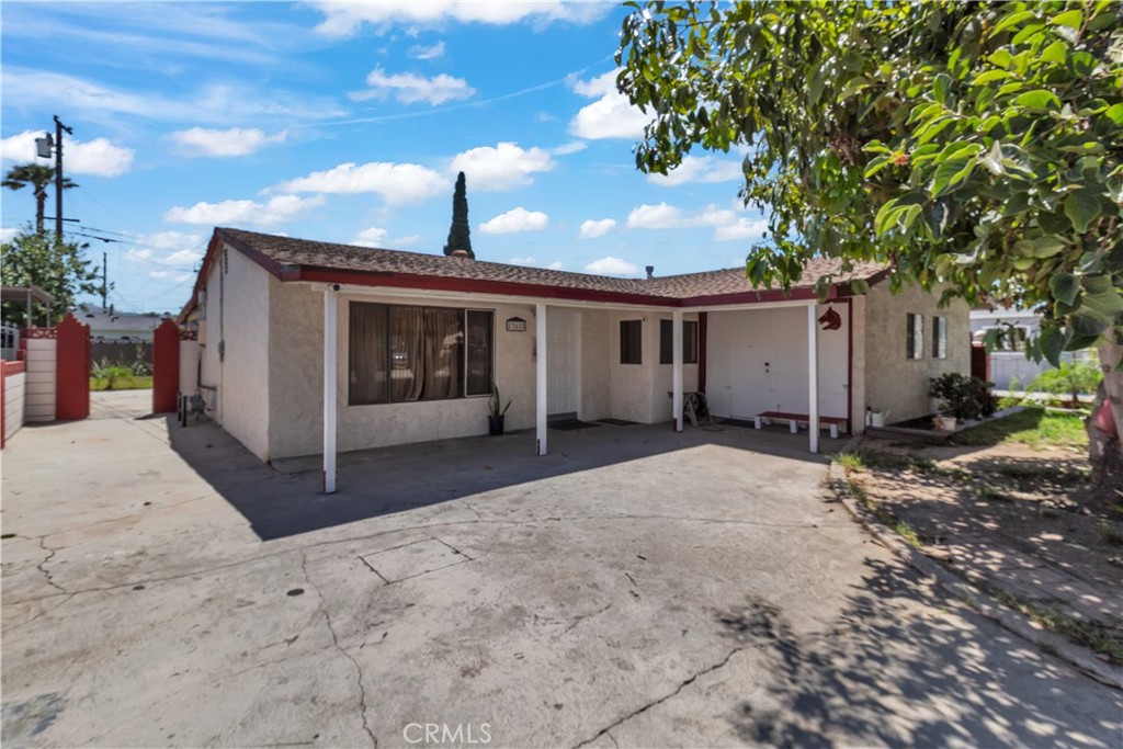 13618 Las Vecinas Dr Property Photo 5