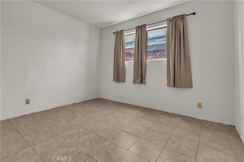 13618 Las Vecinas Dr Property Photo 23