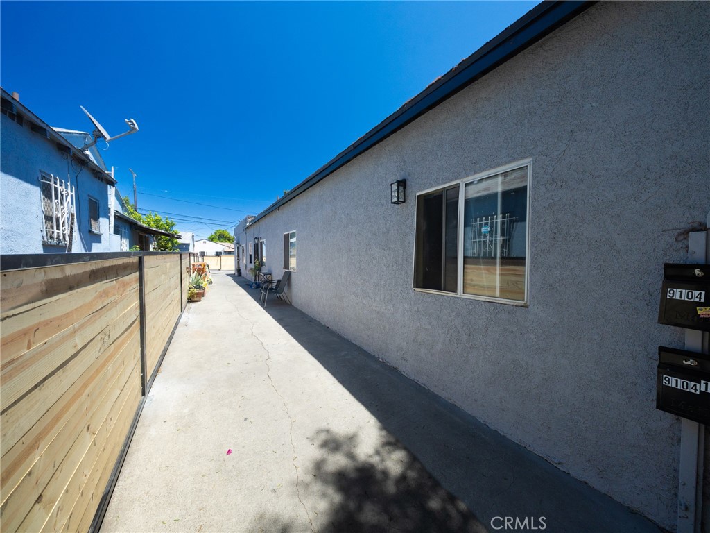 9104 S Main Property Photo 6