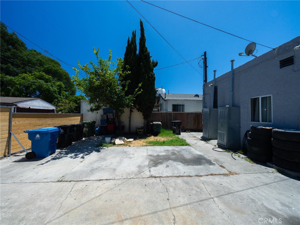 9104 S Main Property Photo 10