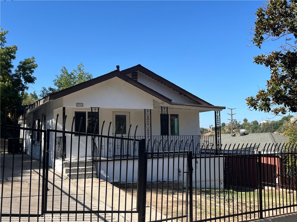 3716 Flora Avenue Property Photo 3