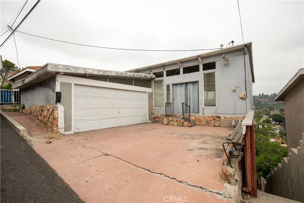 143 Palatine Property Photo 4