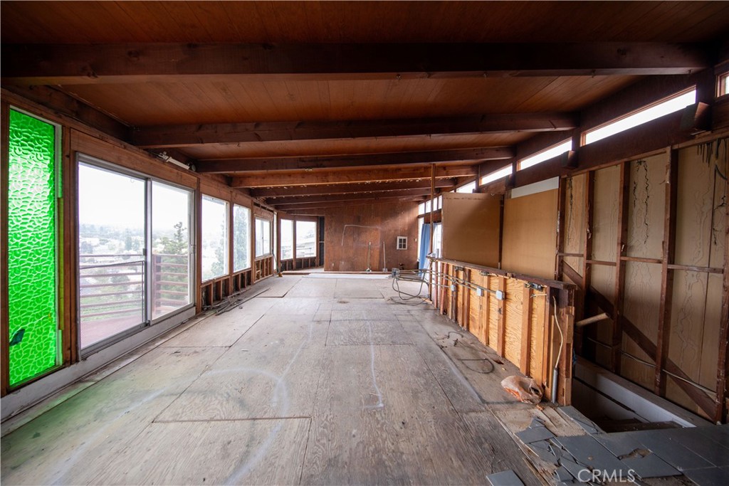 143 Palatine Property Photo 8