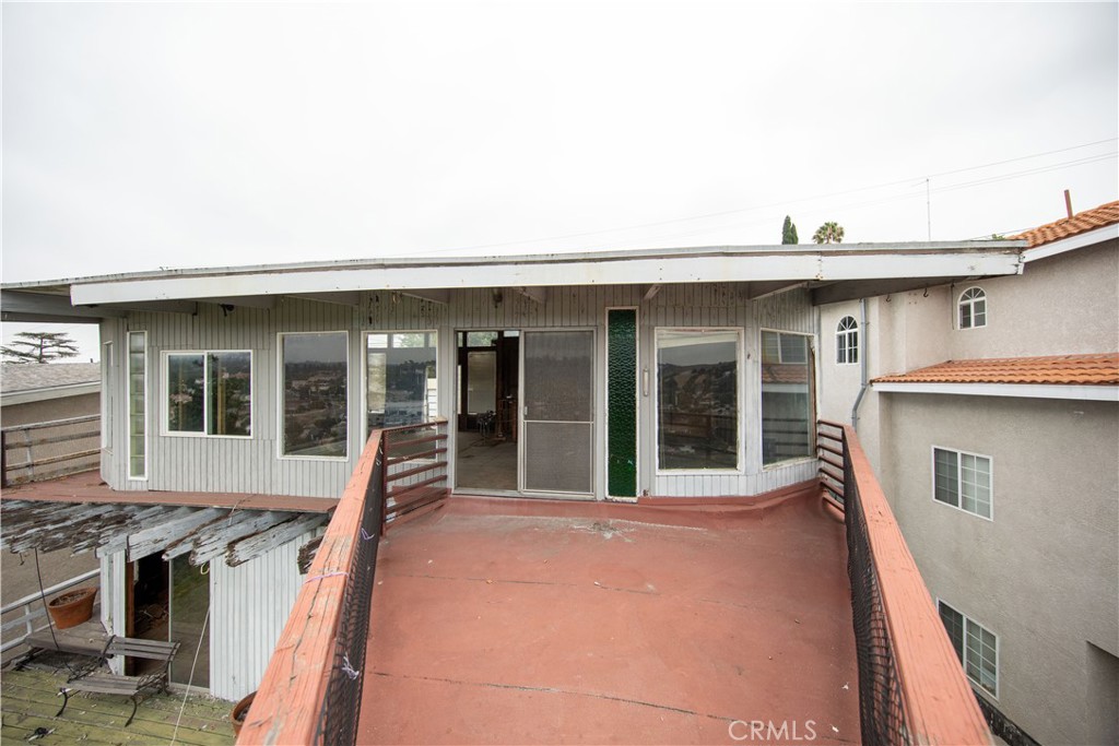 143 Palatine Property Photo 12