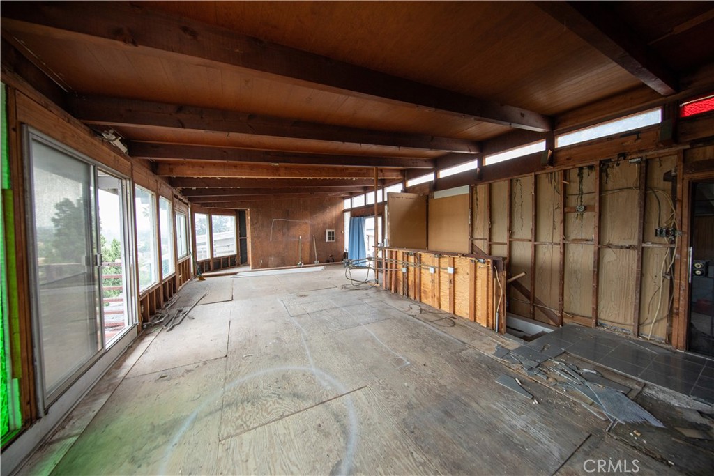 143 Palatine Property Photo 20