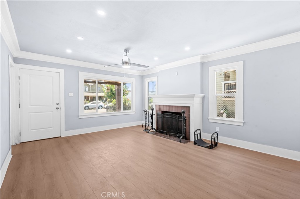 941 W 55th Street Property Photo 10
