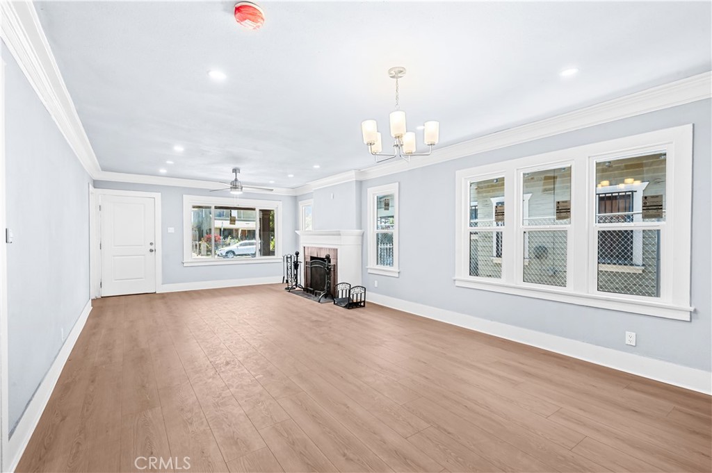 941 W 55th Street Property Photo 11