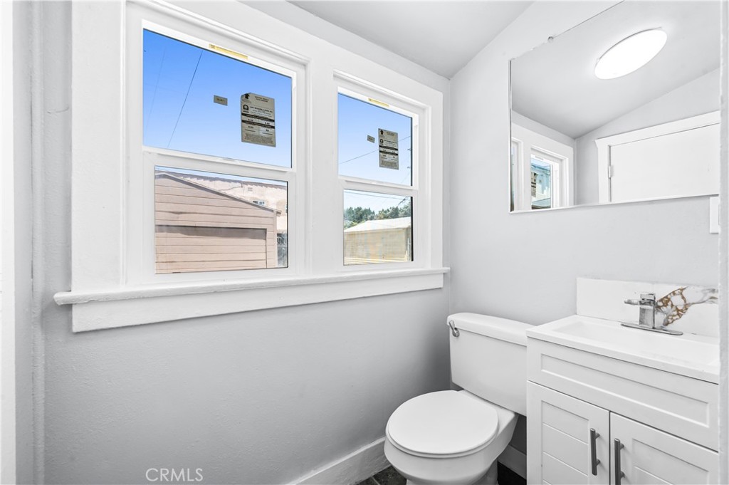 941 W 55th Street Property Photo 20