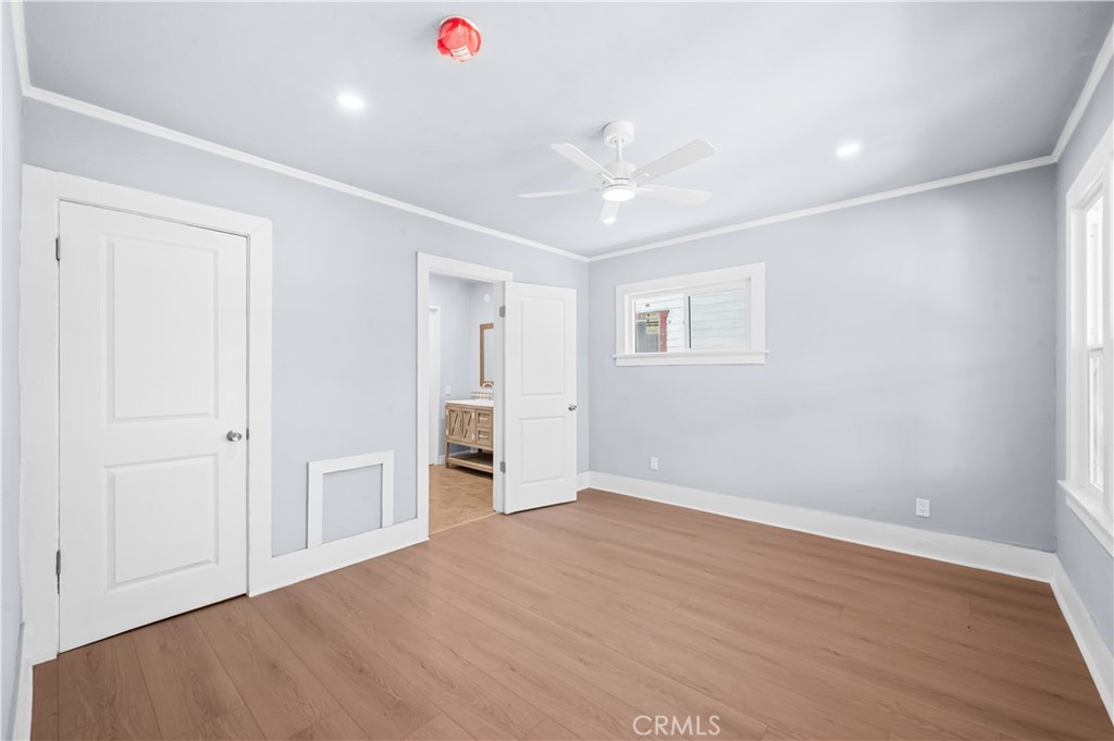 941 W 55th Street Property Photo 22