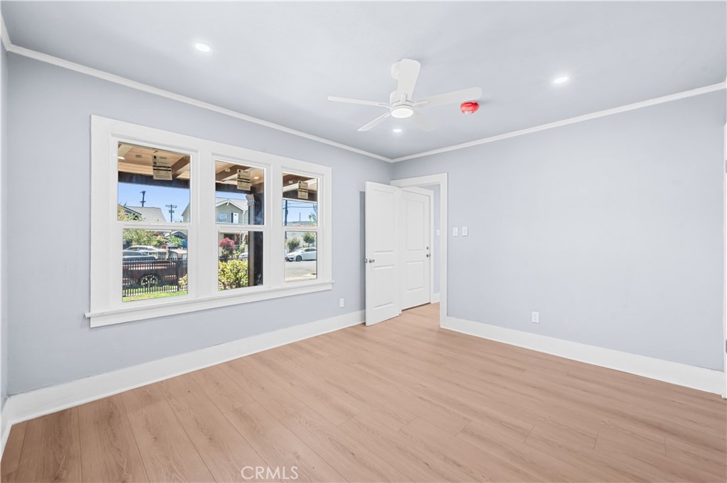 941 W 55th Street Property Photo 23