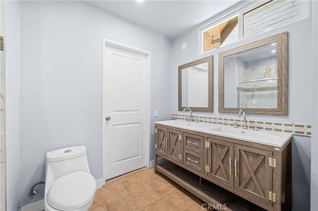 941 W 55th Street Property Photo 25