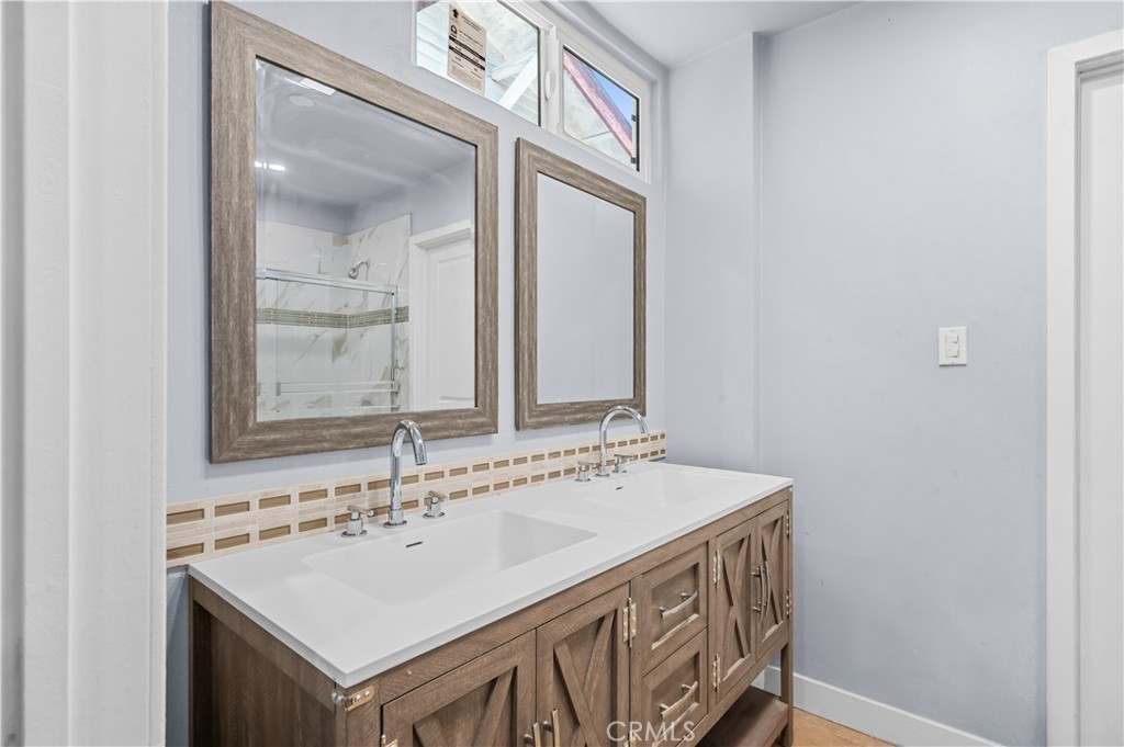 941 W 55th Street Property Photo 26