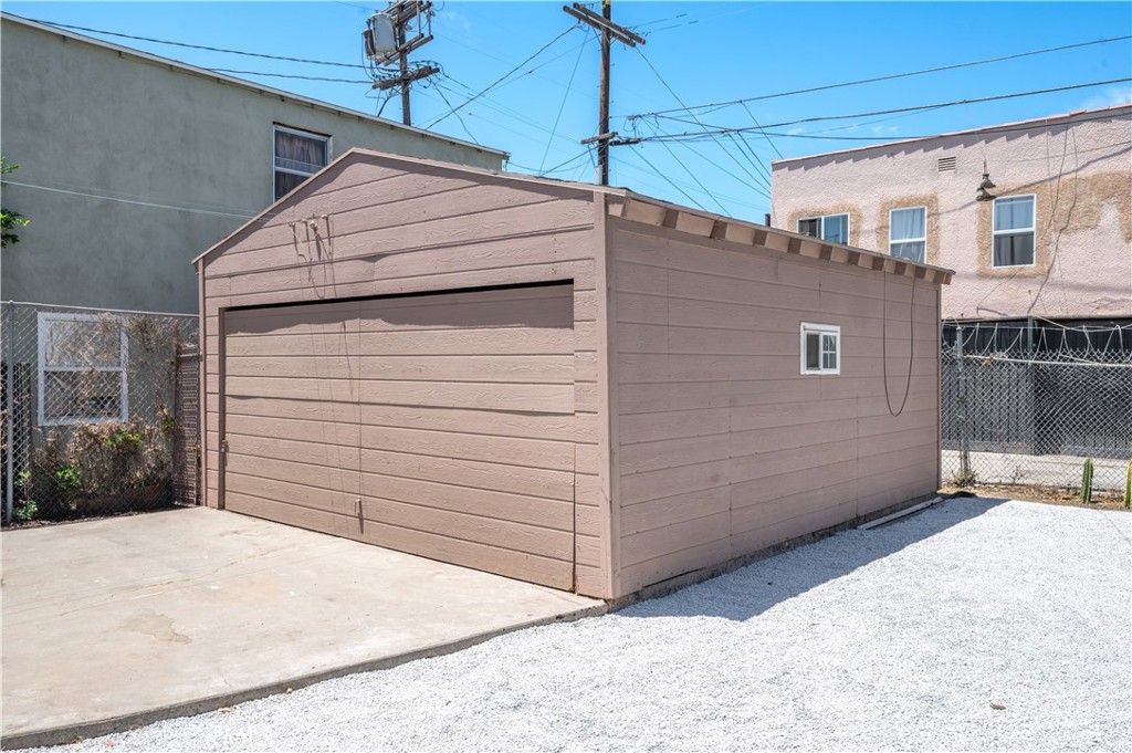 941 W 55th Street Property Photo 35