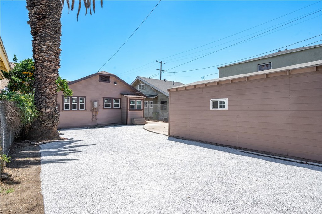 941 W 55th Street Property Photo 37