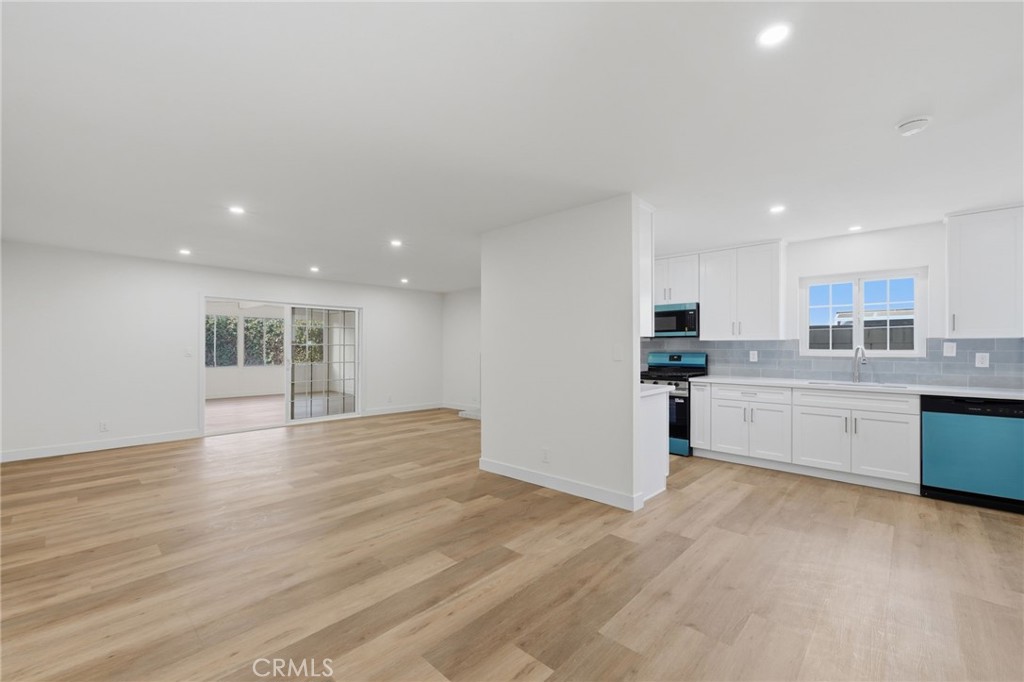 1430 Hillandale Property Photo 4