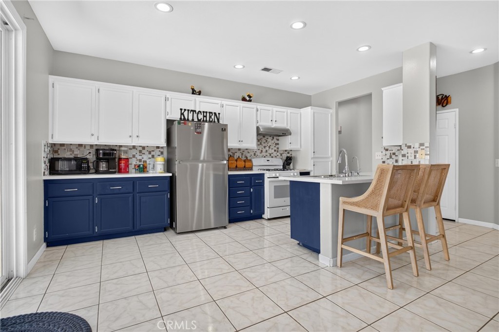 38659 37th E Property Photo 6
