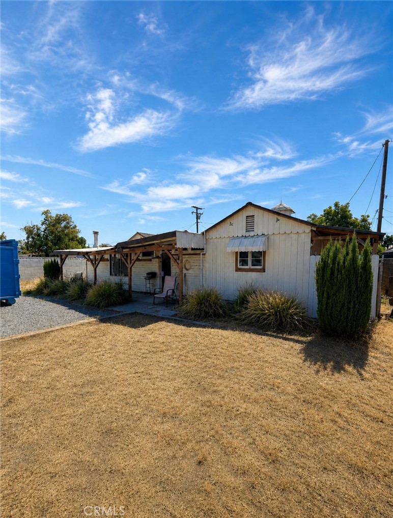 1082 S Santa Fe St Property Photo