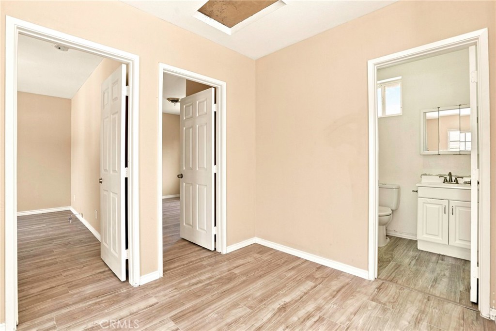 652 W 87th Property Photo 11