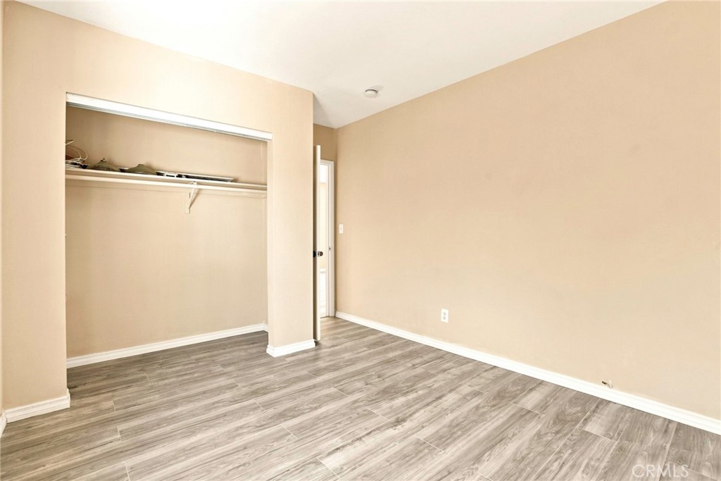 652 W 87th Property Photo 16