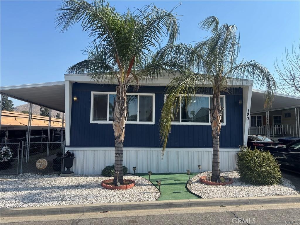 120 Sir Damas Dr Property Photo 1