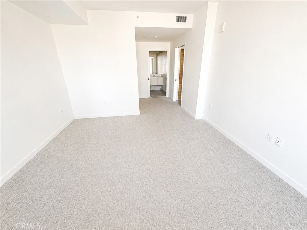 1050 S Grand 1003 Property Photo 4