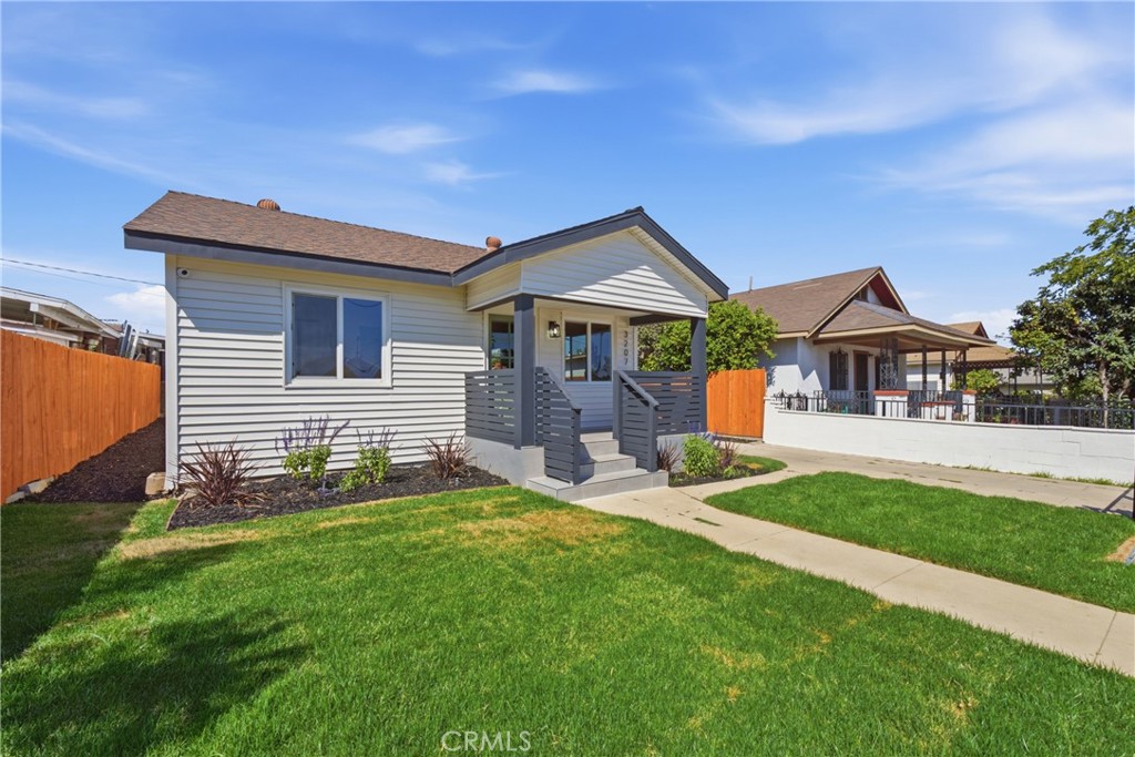 3207 Garnet Property Photo 2