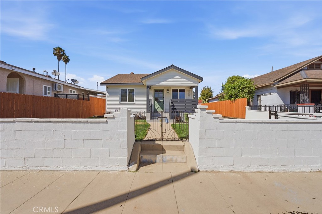 3207 Garnet Property Photo 3