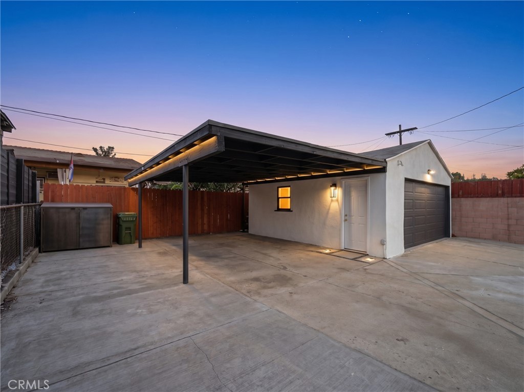 3207 Garnet Property Photo 9
