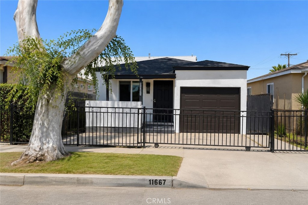11667 Elm Property Photo 1