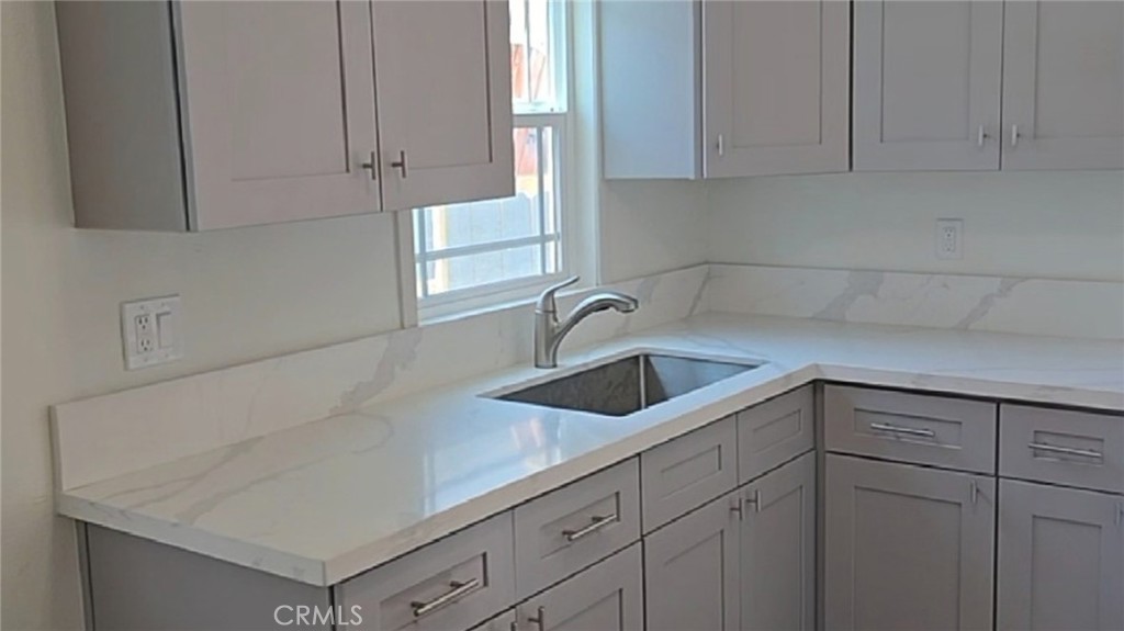 11667 Elm Property Photo 5